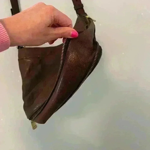 FOSSIL "Preston" Brown Pebbled Leather Expandable Crossbody - Picture 4 of 7